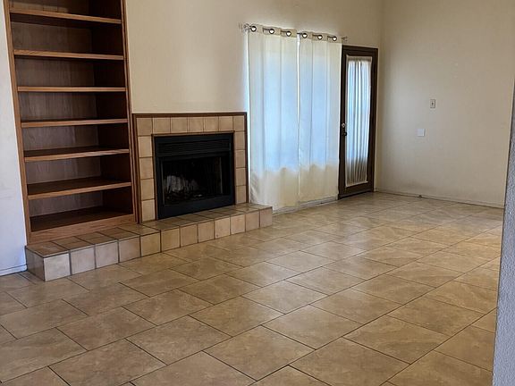 3rd image of 7228 Leslynne Dr NE