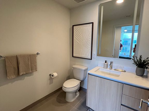4th image of 119 NW 29th St APT 4