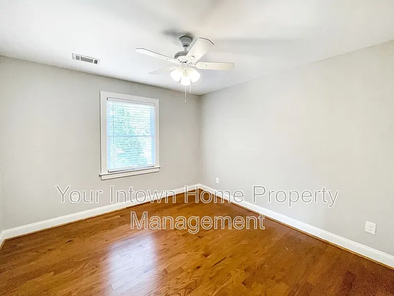 2695 Sharondale Dr NE — Photo 31