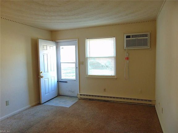 3rd image of 6215 Wellington St #B