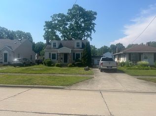 23481 Clifford Dr, North Olmsted, OH 44070