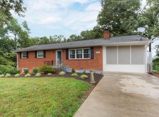 207 Guttery Ln, Clinton, TN 37716