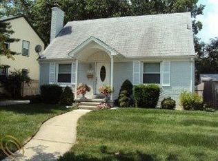 1911 Bacon Ave, Berkley, MI 48072