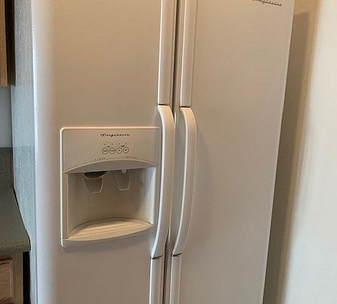 4th image of 6001 Canterbury Dr Unit 207