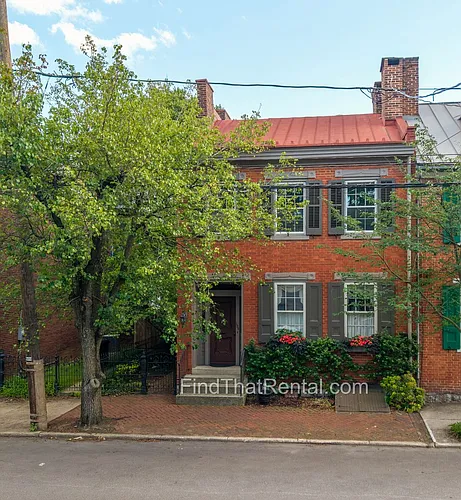 136 W Pomfret St Photo 1