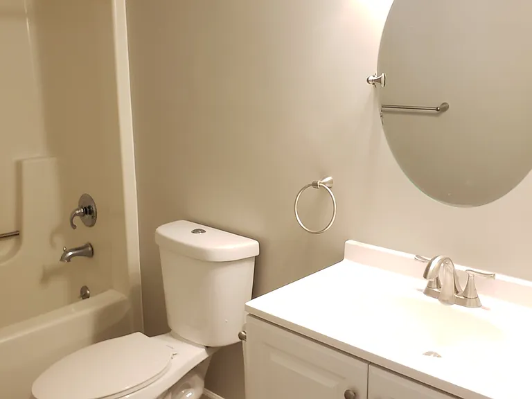 488 Perkins Ave #7-5 — Photo 5