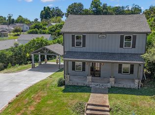 31 Pinson St, Newnan, GA 30263