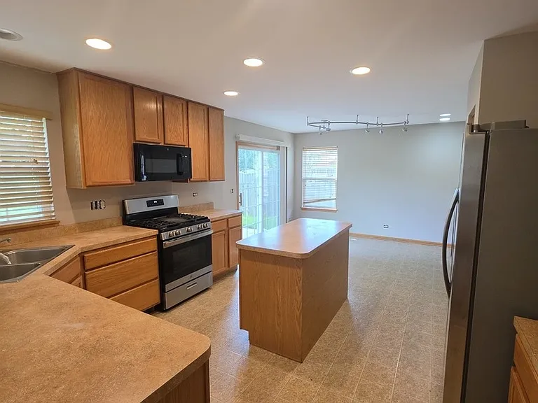 Cape Cod Ln — Photo 16