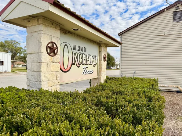 9422 Galveston St, Orchard, TX 77464