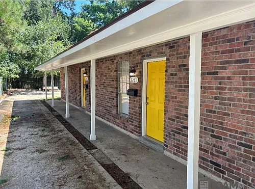 2203 Fairchild St Photo 1