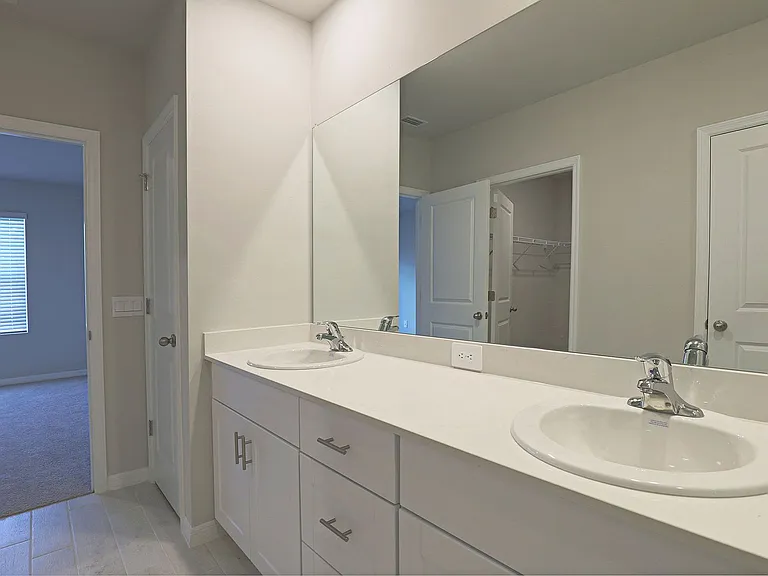 1156 Brooklands Dr — Photo 12