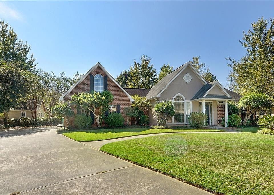 1st image of 405 Millwood Dr
