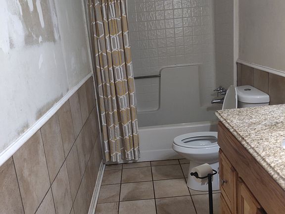 3rd image of 35 Crofton Dr