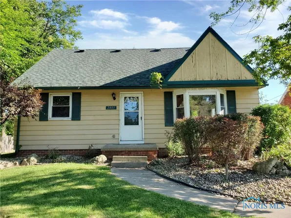 2401 Eastmoreland Dr, Oregon, OH 43616