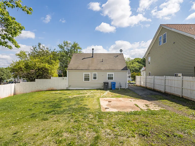 285 Manassas Dr — Photo 19