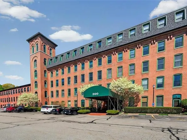 300 Front St APT 409, Pawtucket, RI 02860