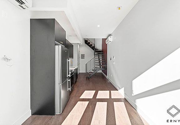 4th image of 97 Varet St #3K