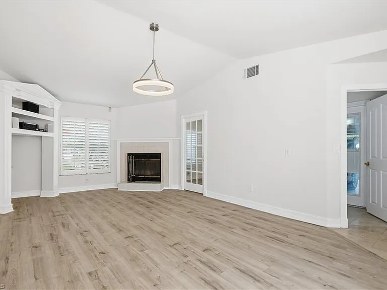 128 Viking Way — Photo 12