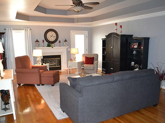 4th image of 474 Nob Hill Dr