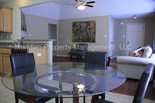 5th image of 10072 Mill Hill Ave