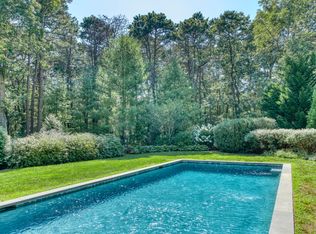 37 E Gate Rd, Wainscott, NY 11975