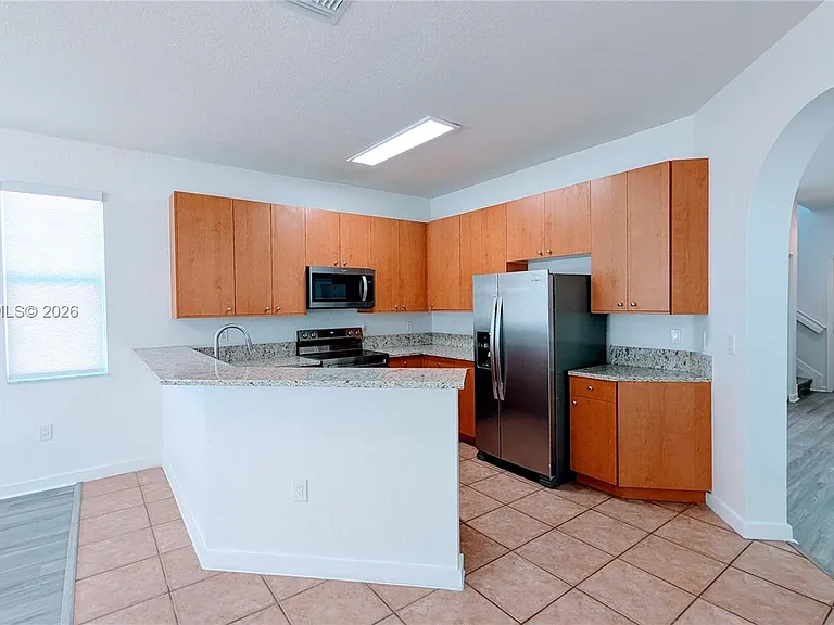 2151 NE 37th Ter — Photo 4