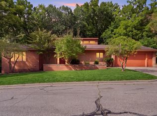 17 Regent Dr, Ann Arbor, MI 48104