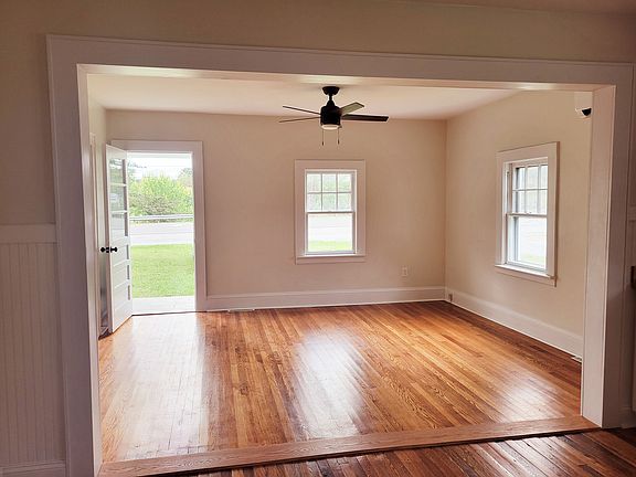 4th image of 4080 Roanoke St
