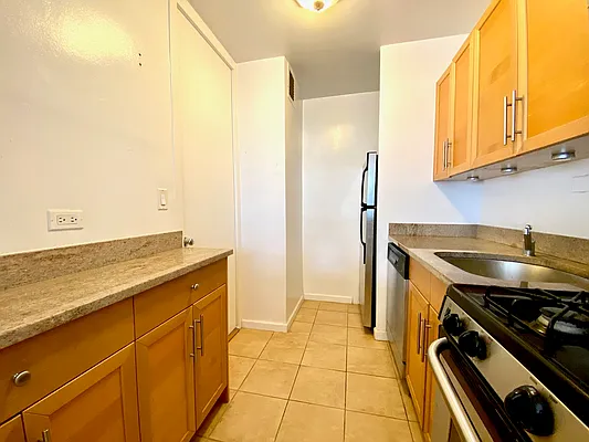 Rented by Corcoran | media 19