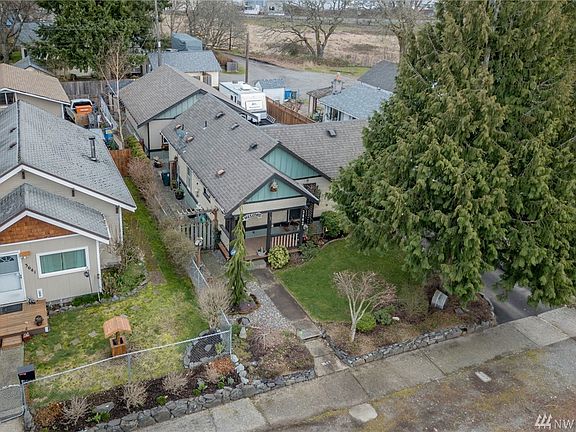 3rd image of 3643 S Gunnison St