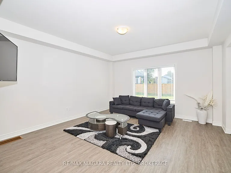 3595 Carolina Ct — Photo 7