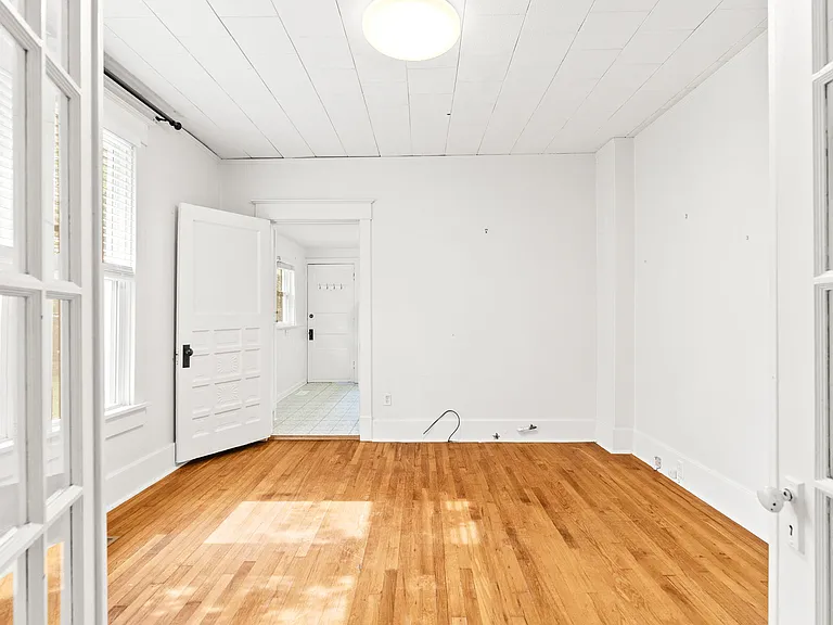 4905 Lee Ave — Photo 27