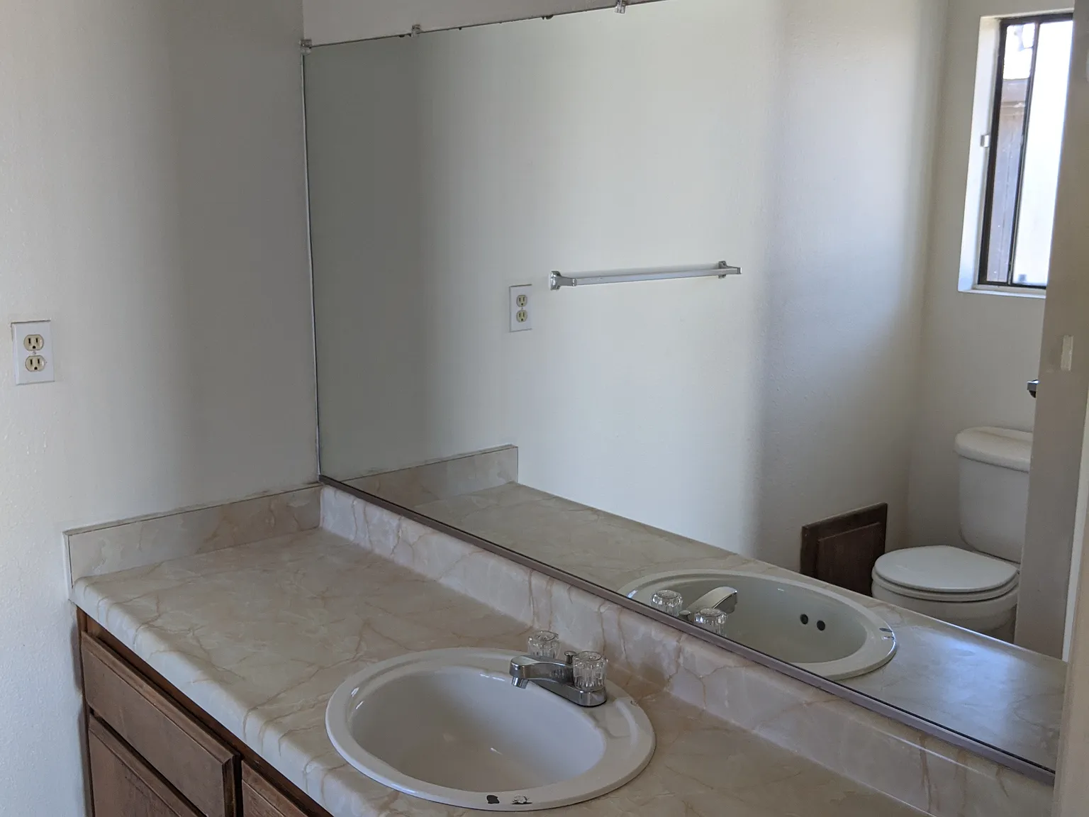 3 bed, 1000 sqft, $1,400 — Photo 4