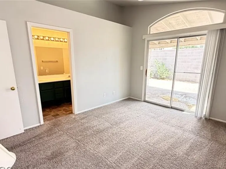 7220 Paradise Bay Dr — Photo 2