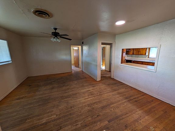 3rd image of 3265 East Dr