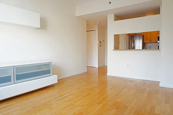 Rented by Halstead Real Estate | media 21