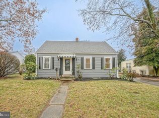 872 Bridgeboro St, Riverside, NJ 08075