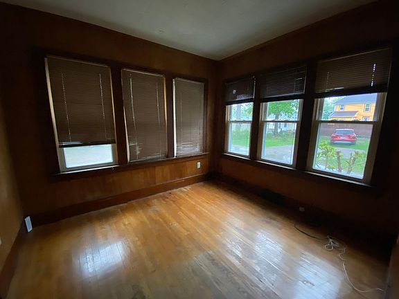 5th image of 12 N Summit St #4