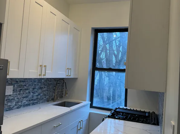 275 Smith Street image 4 of 13