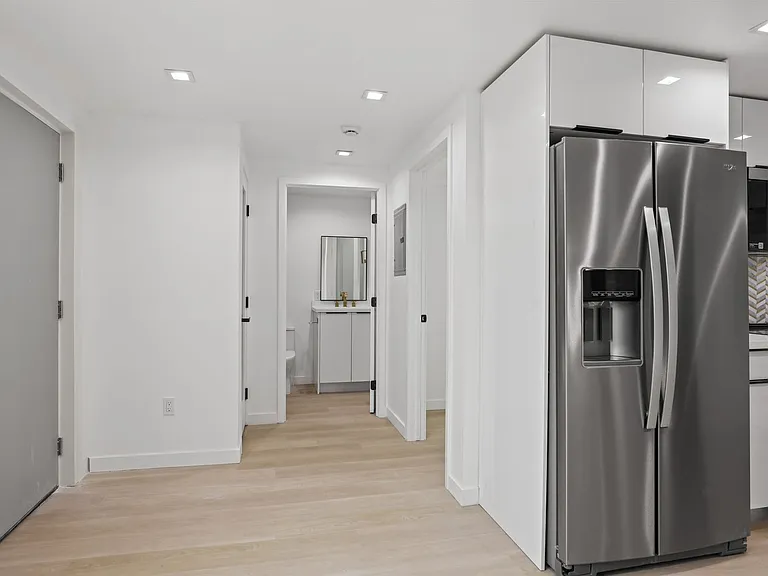 2561 W Avenue 30 — Photo 24