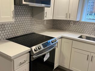 406 N 46th St, Seattle, WA 98103