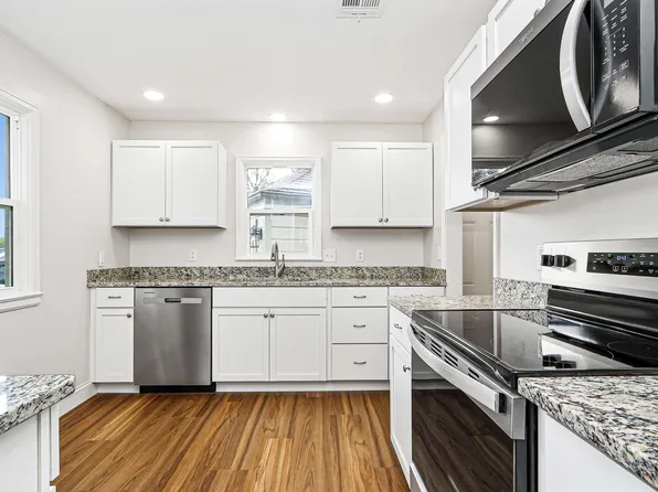 143 Sunset Dr, Junction City, KS 66441