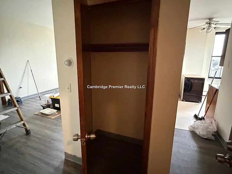 247 Pearl St #301 — Photo 3