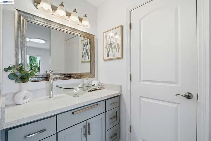 8123 Meadowlark Ct — Photo 12