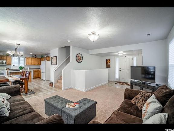 4th image of 111 N Kintail St