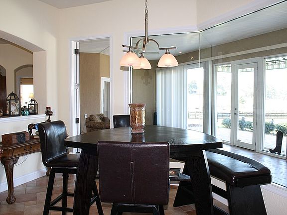 Eat in Kitchen