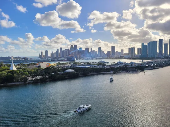 1000 Venetian Way, Miami, FL