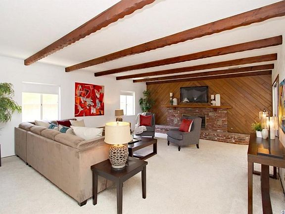 4th image of 1119 Mayflower Ave