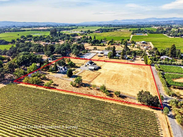 1623 Abramson Road, Santa Rosa, CA 95401