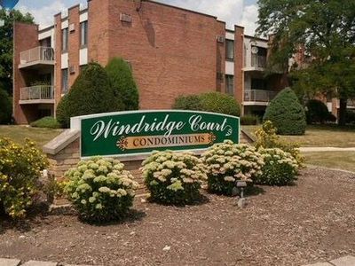 300 W Fullerton Ave APT 214, Addison, IL, 60101